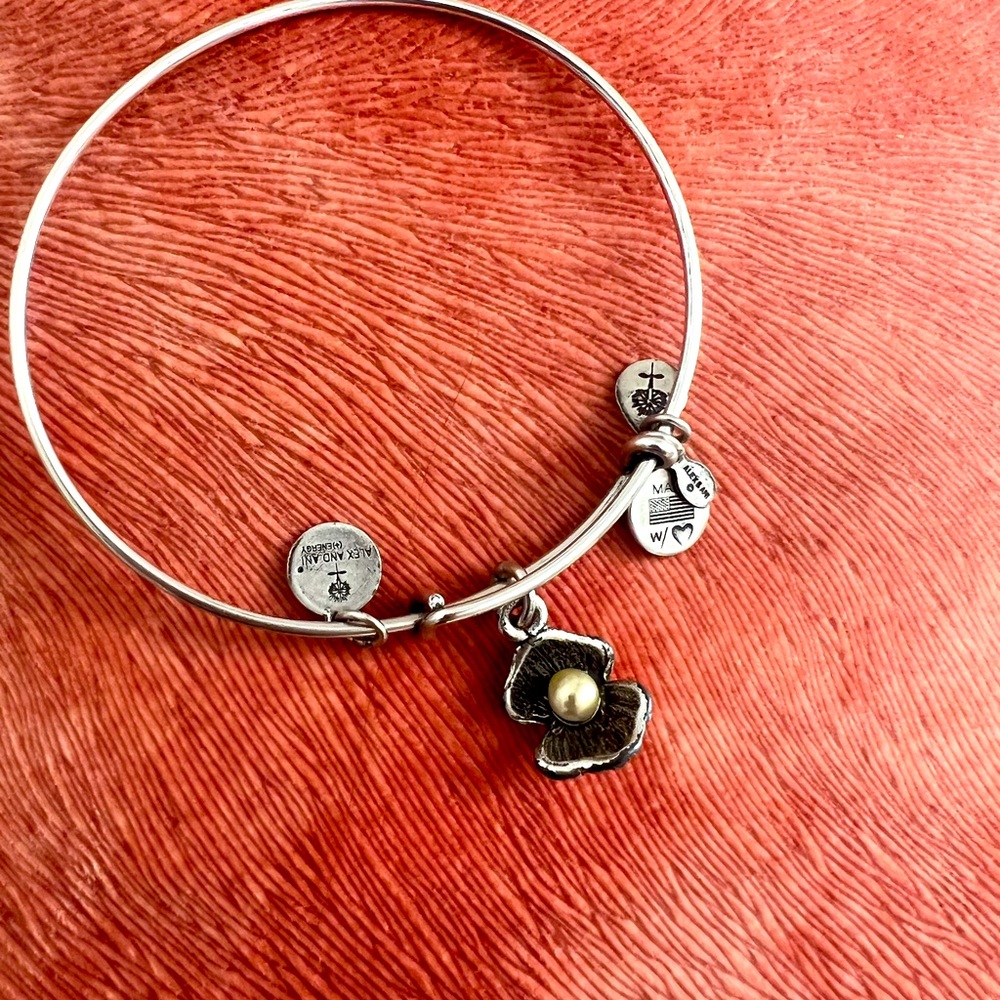 Alex and Ani clam and pearl bracelet